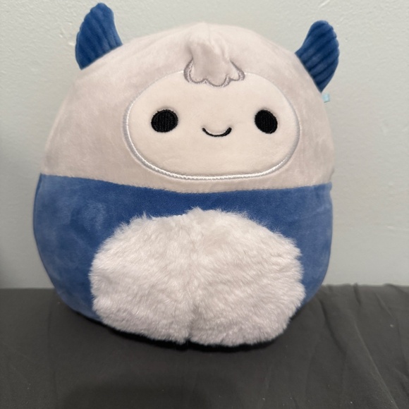 Squishmallows - Horace the Yeti (x2) - Picture 2 of 3